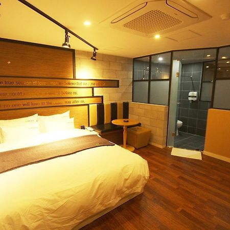 Haru Hotel Gimhae Exteriör bild
