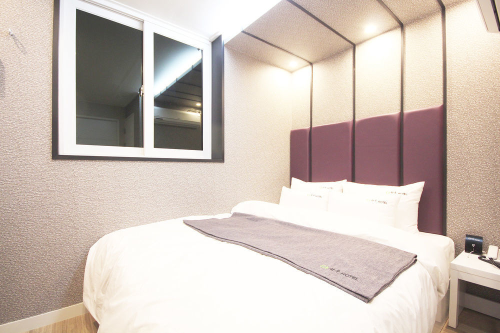 Haru Hotel Gimhae Exteriör bild