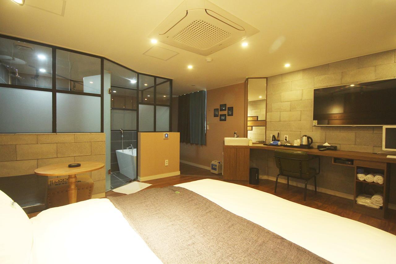 Haru Hotel Gimhae Exteriör bild