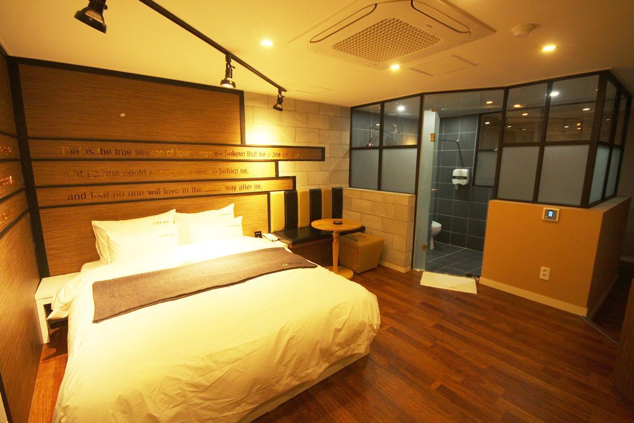 Haru Hotel Gimhae Exteriör bild