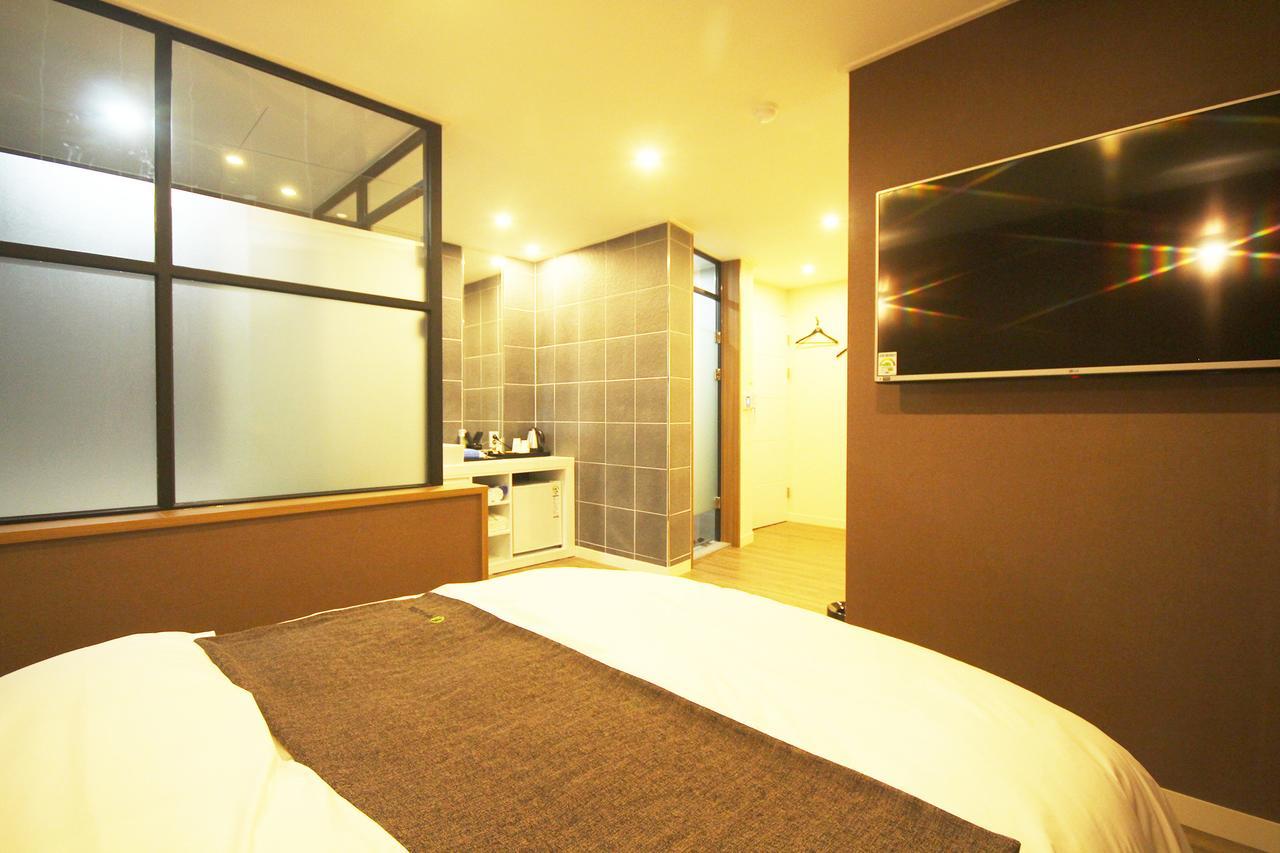 Haru Hotel Gimhae Exteriör bild