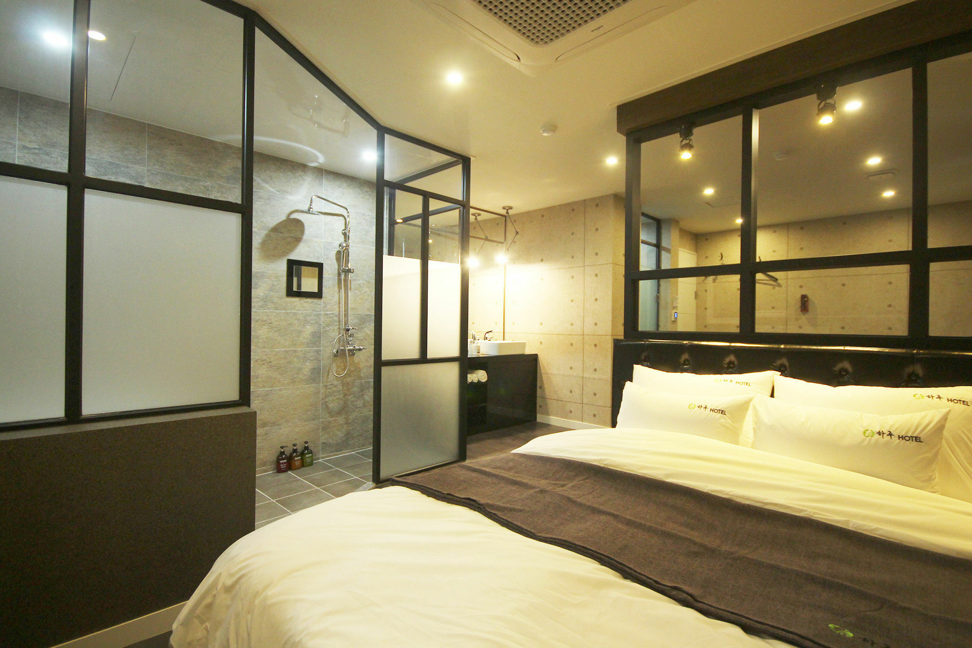 Haru Hotel Gimhae Exteriör bild